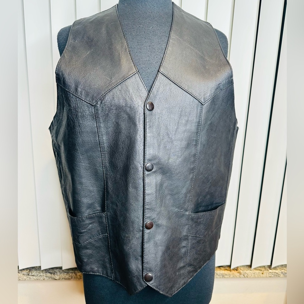 Dream Apparel Black Lightweight Moto Lined Leather Vest Size 38 Designed USA